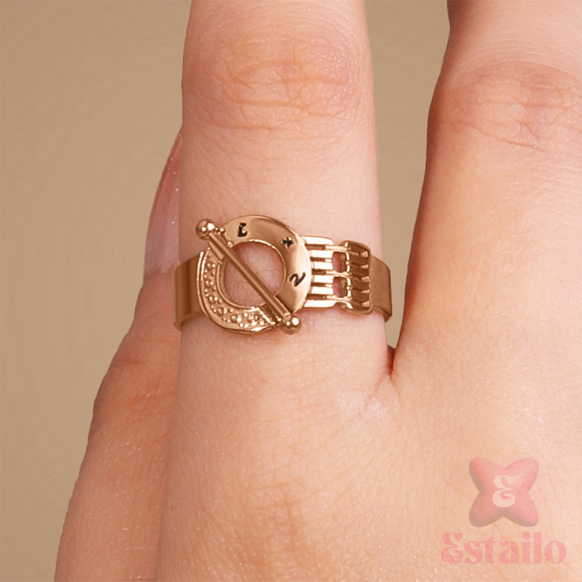 Gilded Clasp Ring
