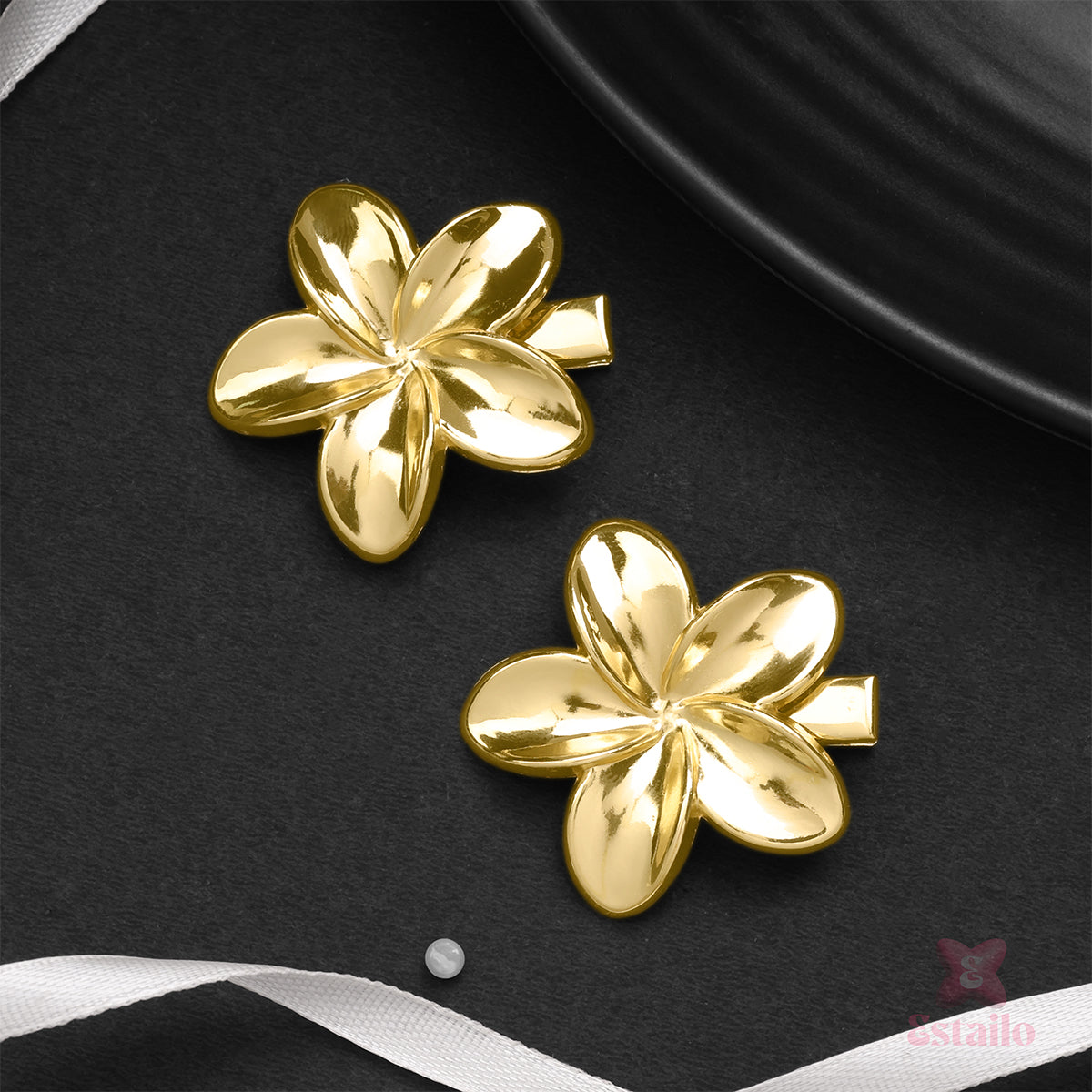 Elegant Gold Blossom Clips (pack of 2)