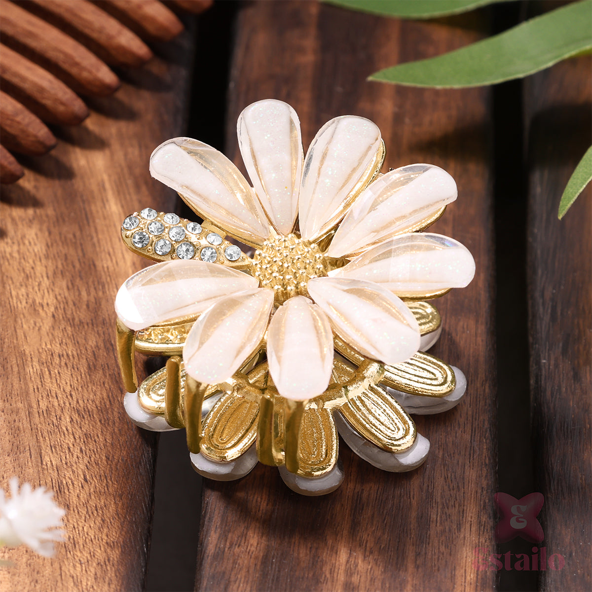 Daisy flower Hair Claw (pack of 1)