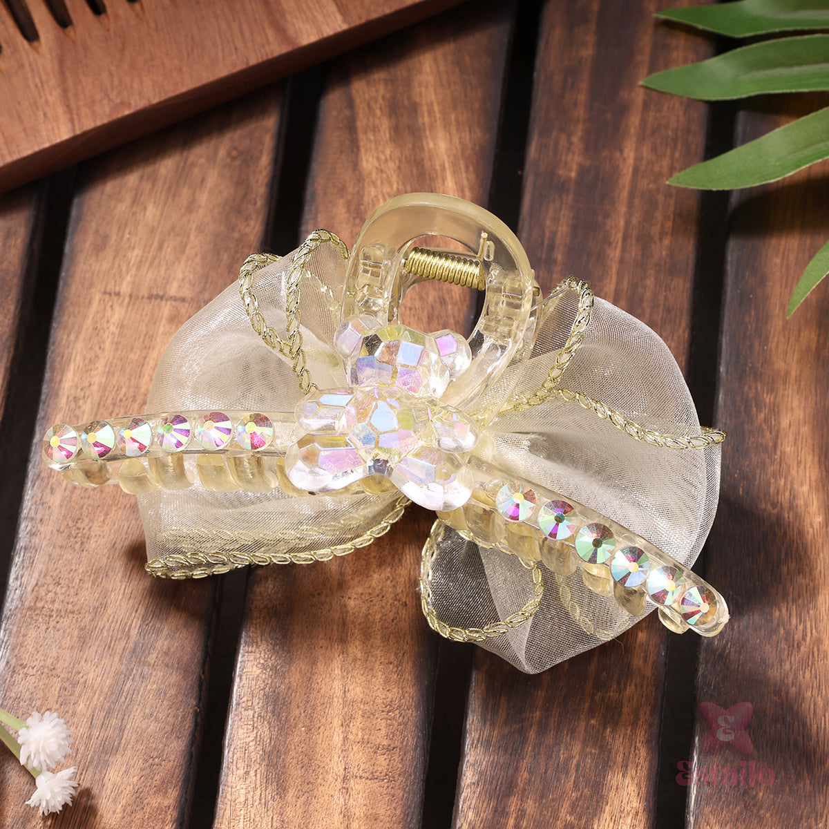 Sheer Elegance Claw
