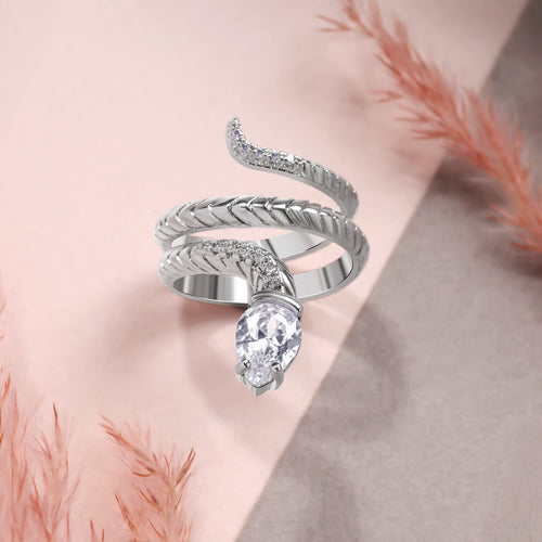 Sparkling Snake Ring