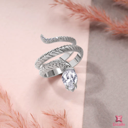 Sparkling Snake Ring