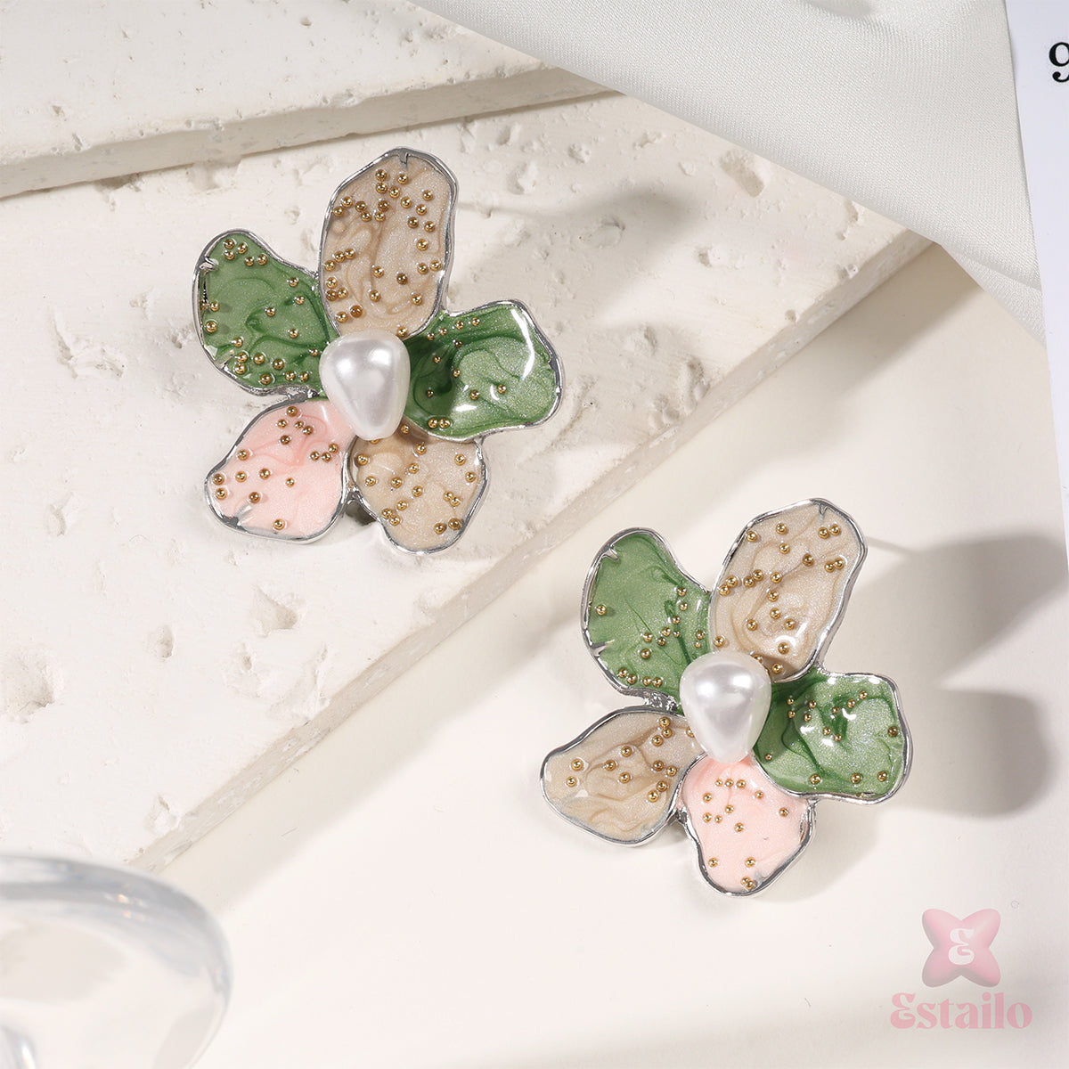 Gardenia Pearl Studs Earring