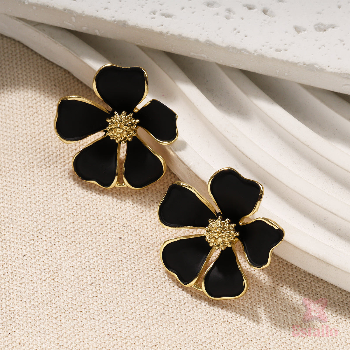 Chic Noir Florals Earring