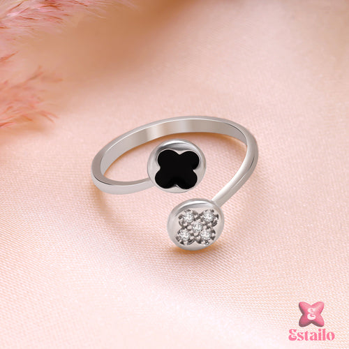 Eclipse Clover Ring