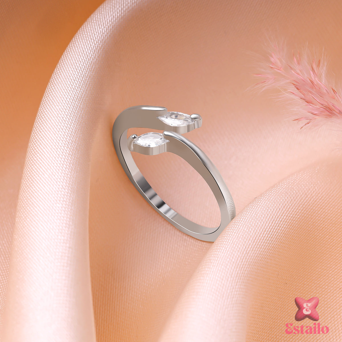 Lumina Leaf Ring