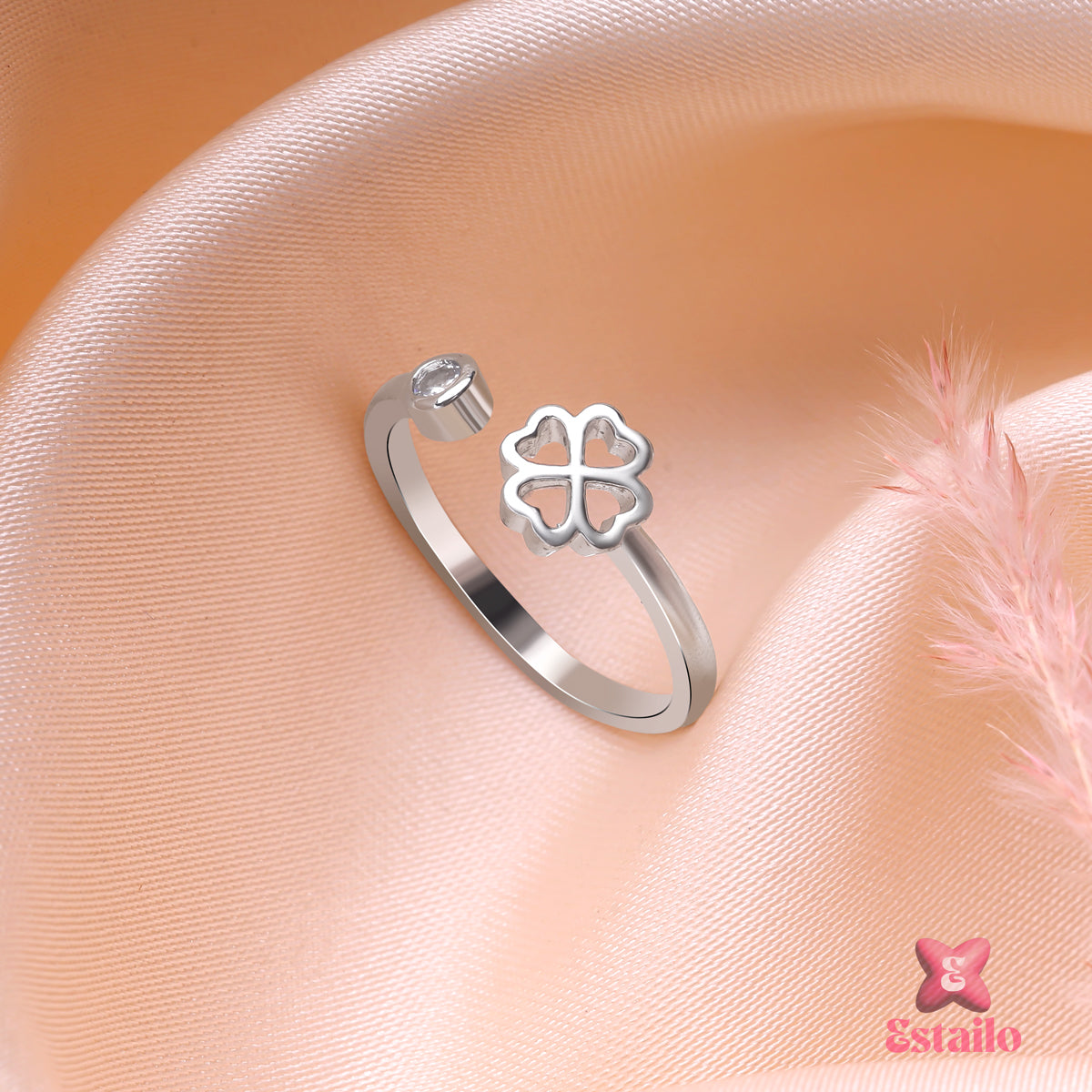 Four-Leaf Embrace Ring