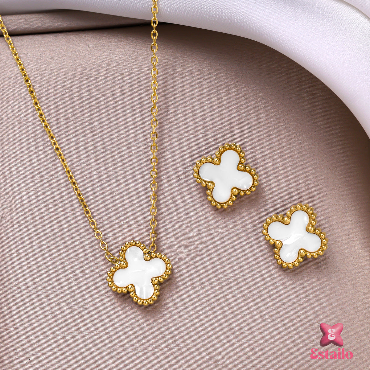 Clover Necklace Set