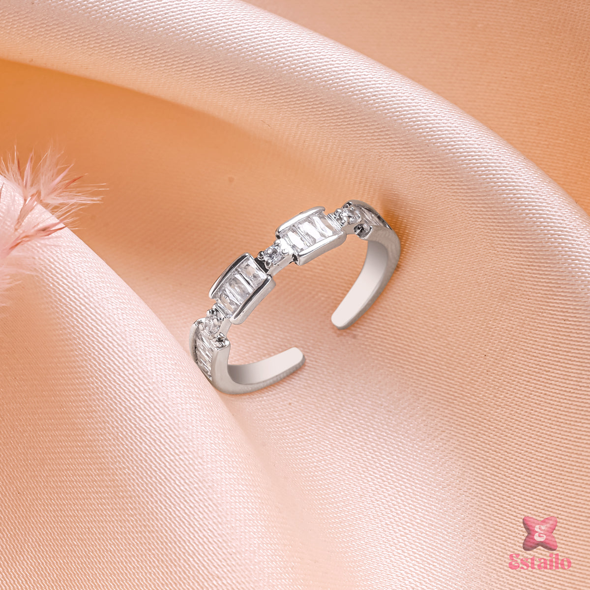 Radiant Rolo Ring