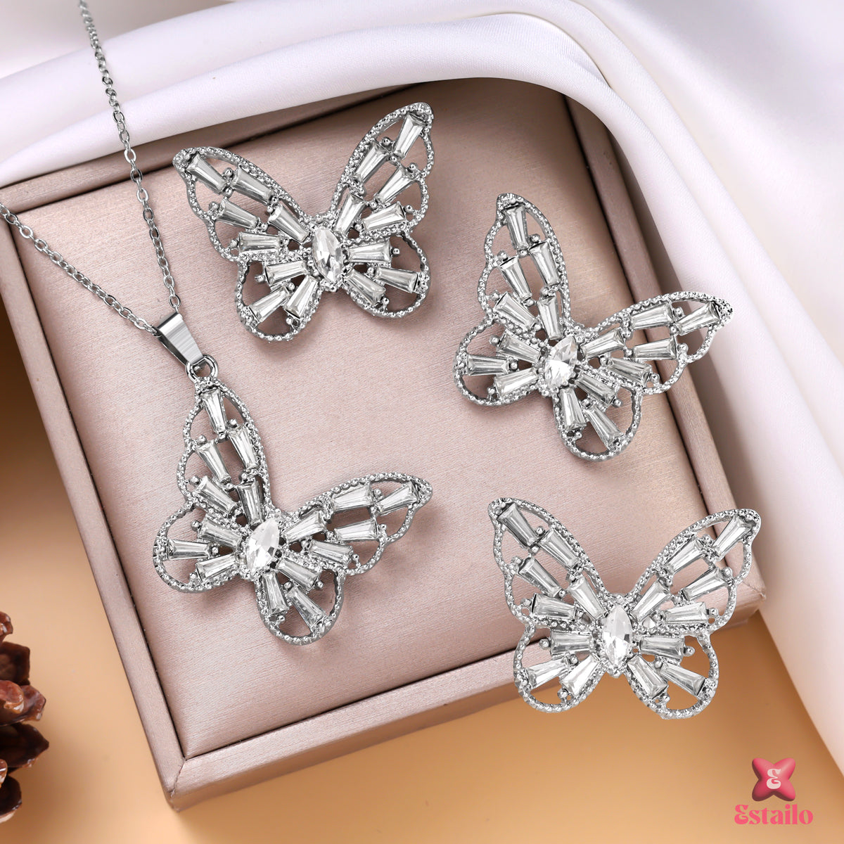 Fluttering Butterfly Necklace Set