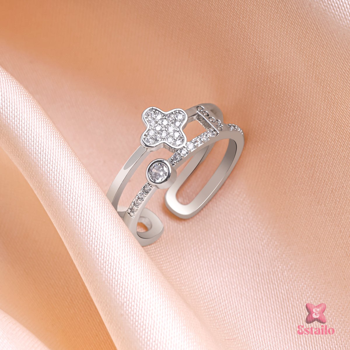 Eternal Clover Ring