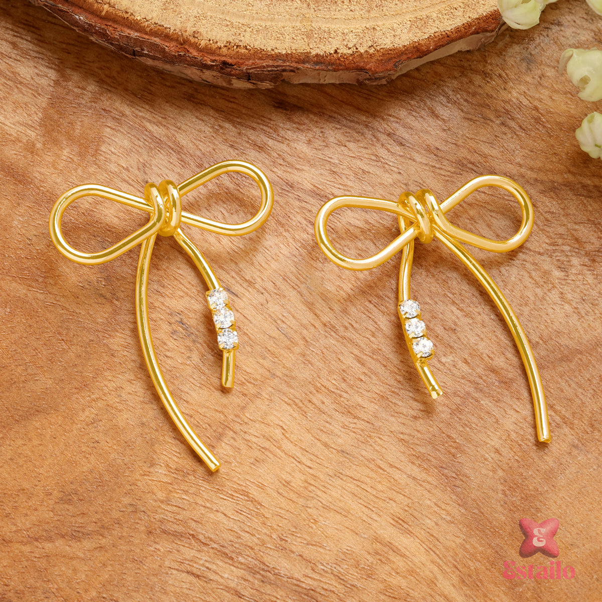 Golden Ribbon Studs Earrings