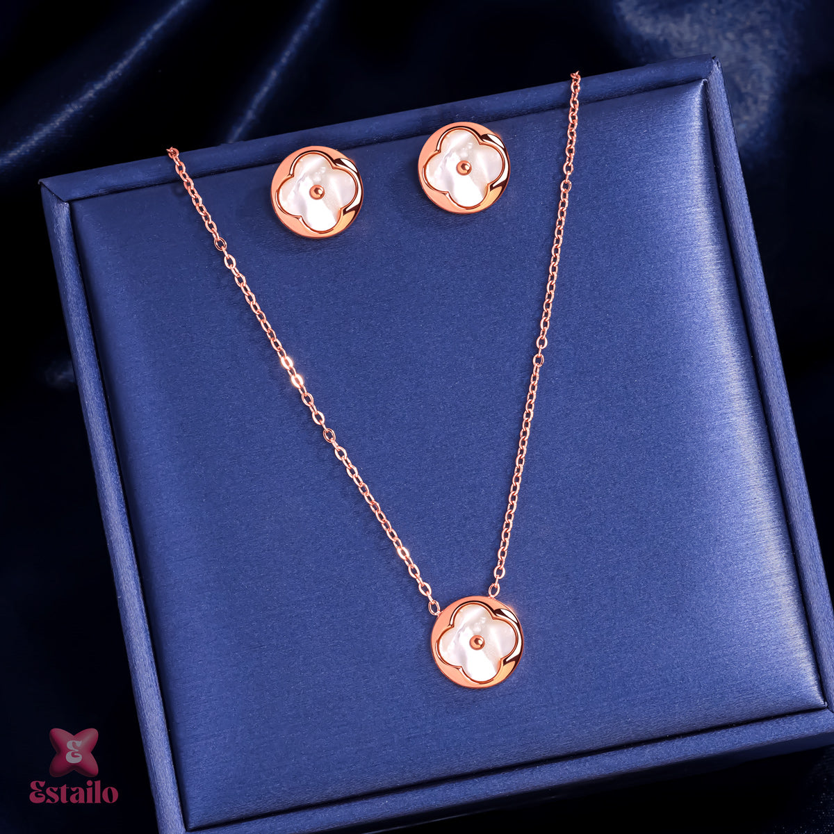 Clover Bloom Necklace Set