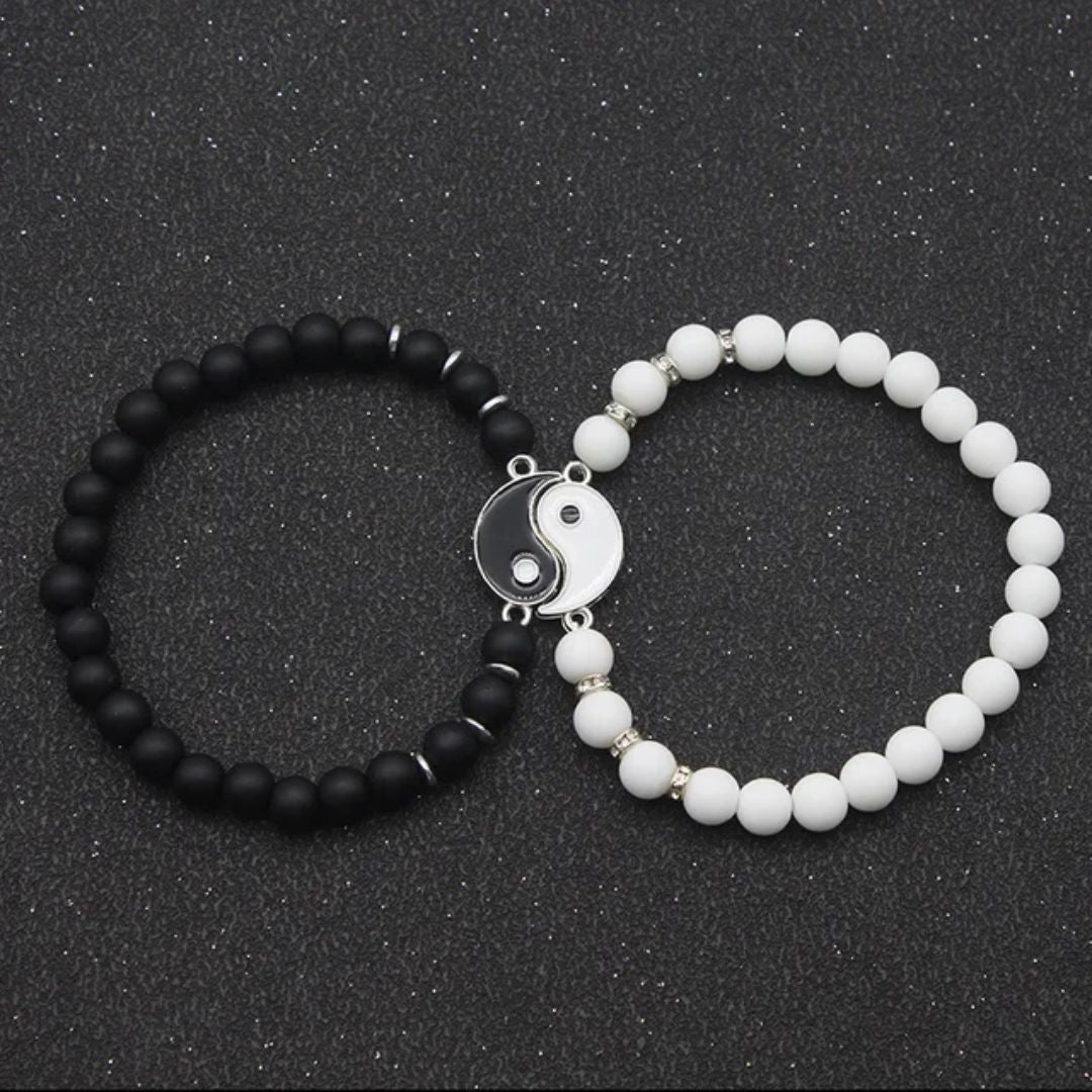 Perky Pearl Bracelet ( White & Black )
