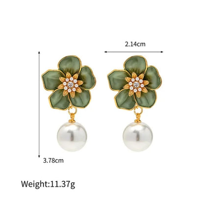 A Pearl Of Flower Earrings