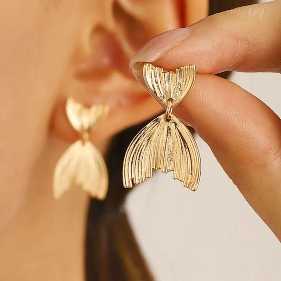 Blind Date Golden  Earrings