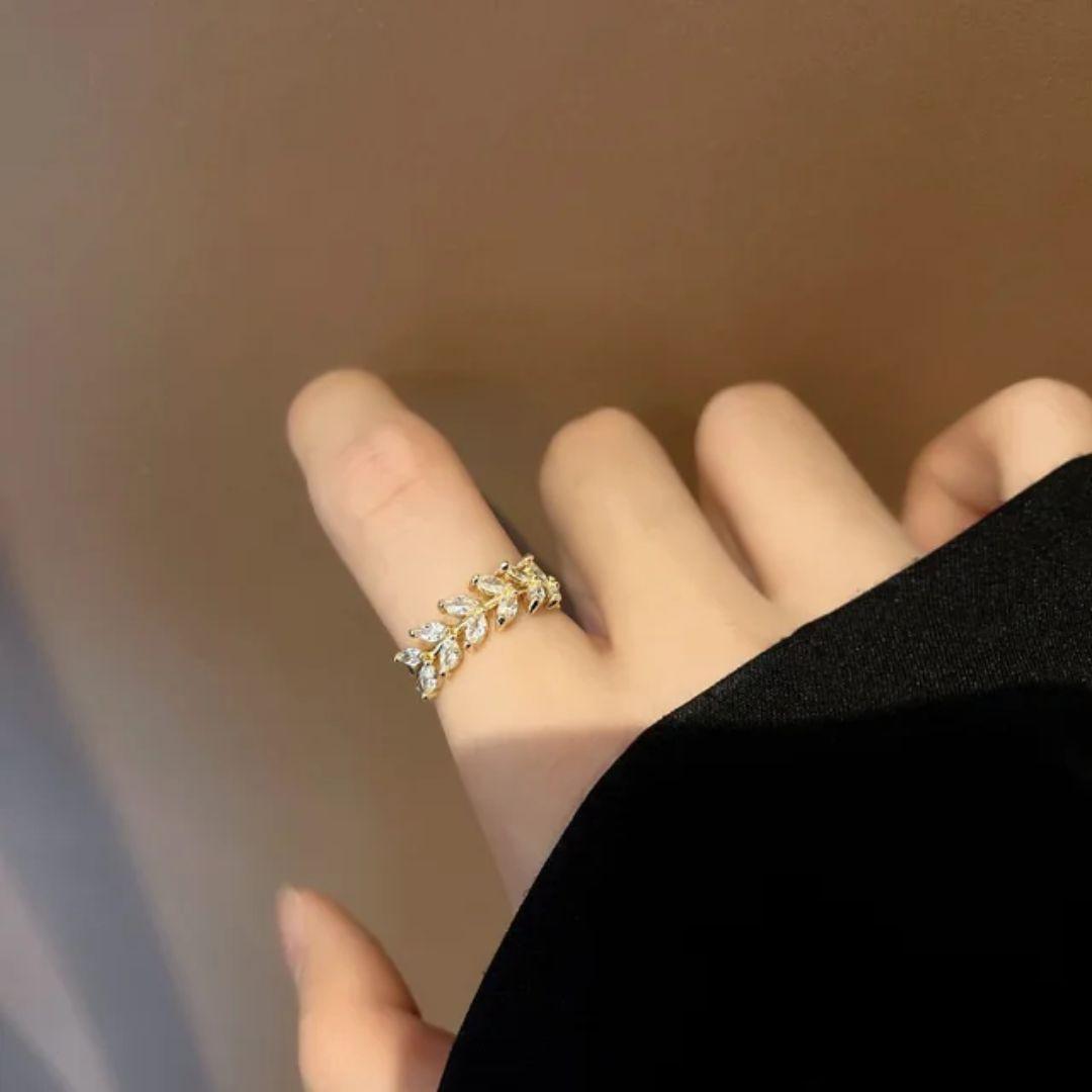 Dazzling Dainty Leaf Ring