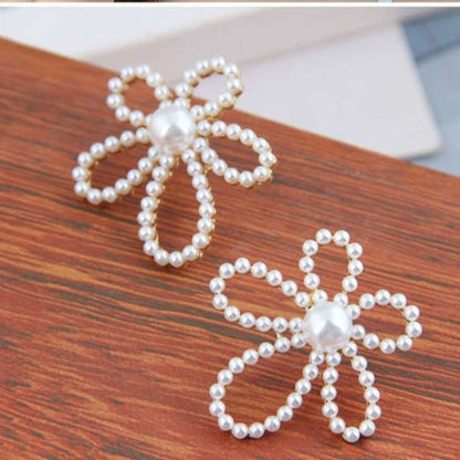 A Pearl Of Flower Earrings