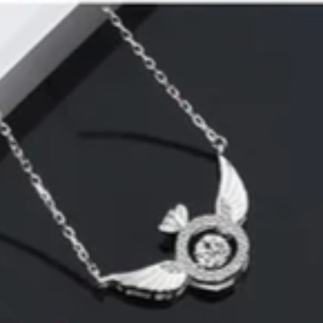 Fly high Neckpiece