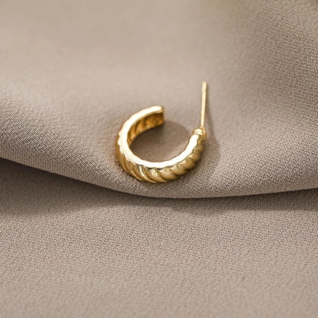 Look Like A Snake Earcuff (Single Ear)