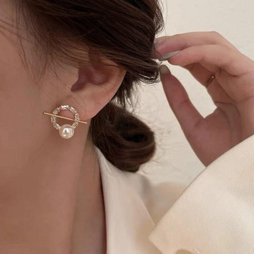 Orbit Glow Pearl Earring