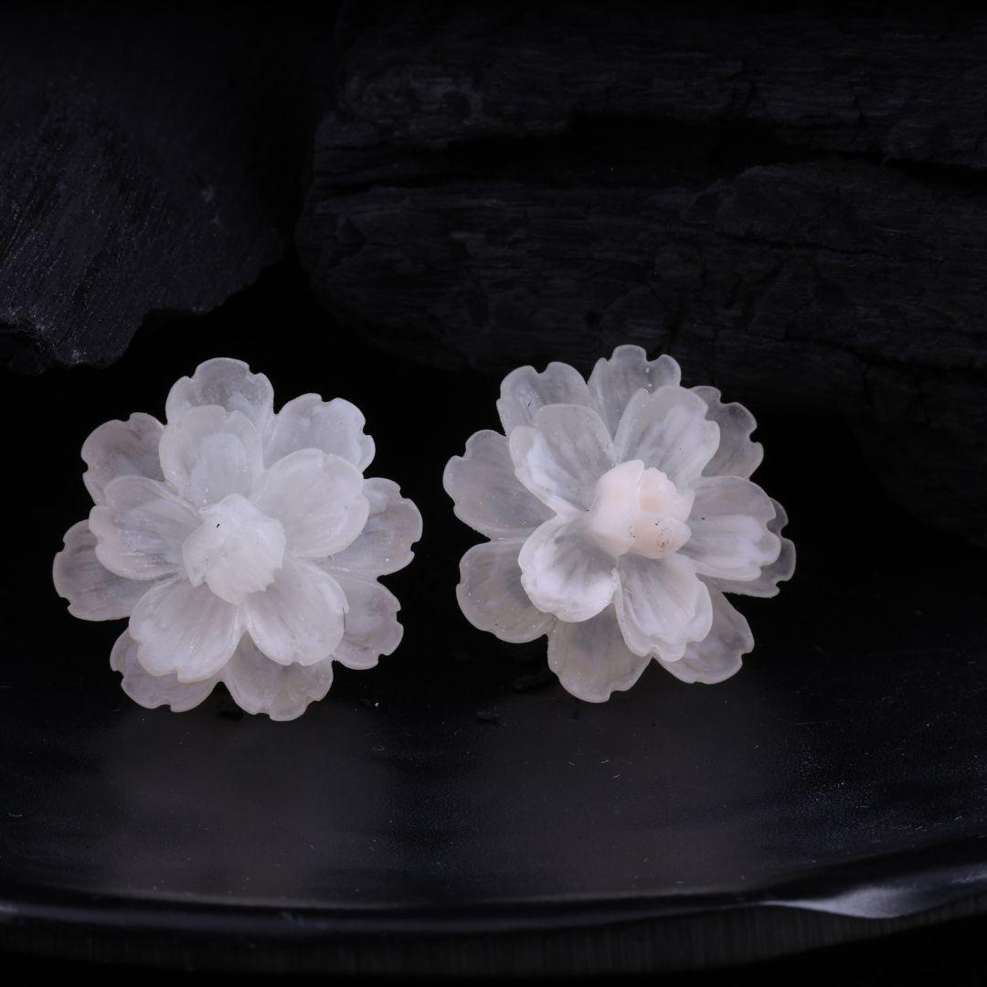 Daisy Beam Earring