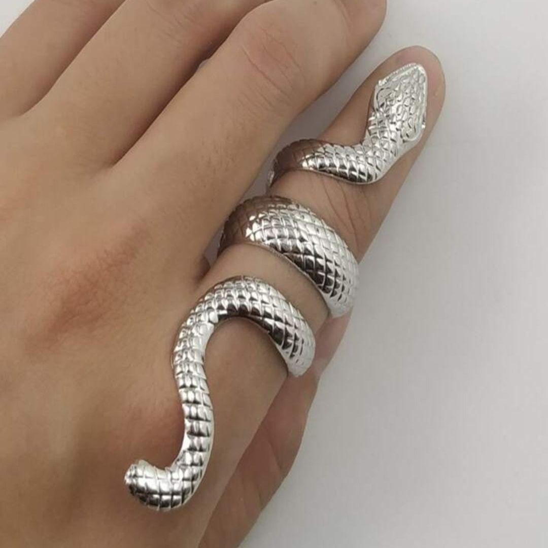 Dainty Chic Snake Ring