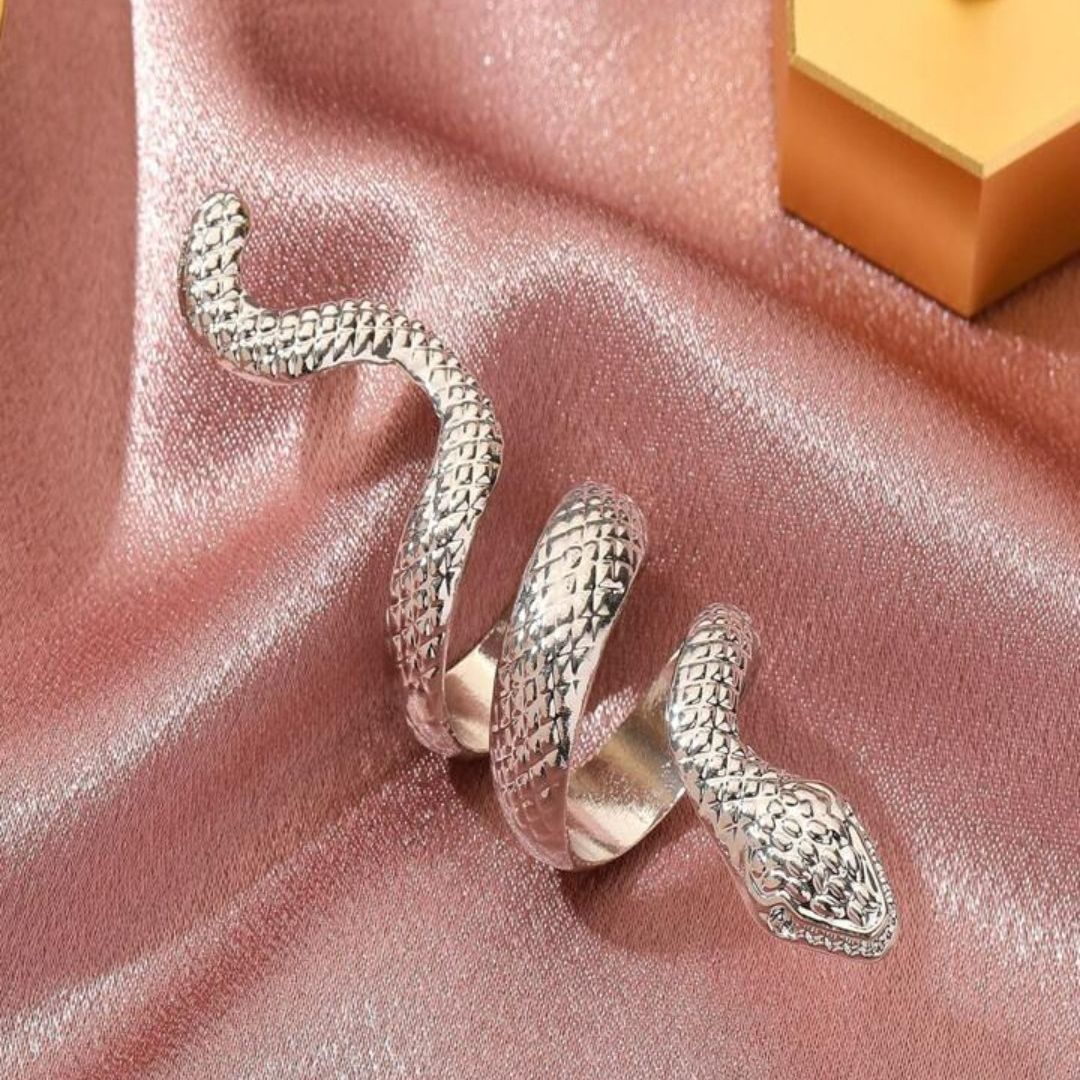 Dainty Chic Snake Ring