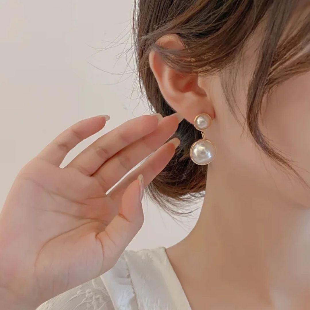 Fleur Pearl Strings Earring