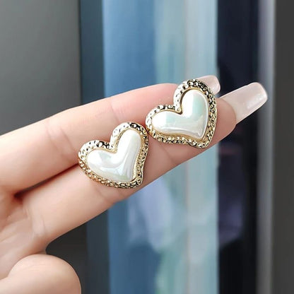 Perky pearl Heart Earrings