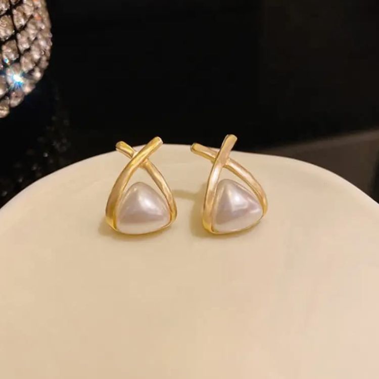 Pearl stud Earrings