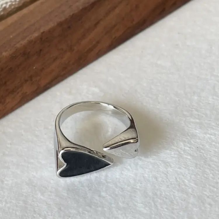 Rule The Heart Ring