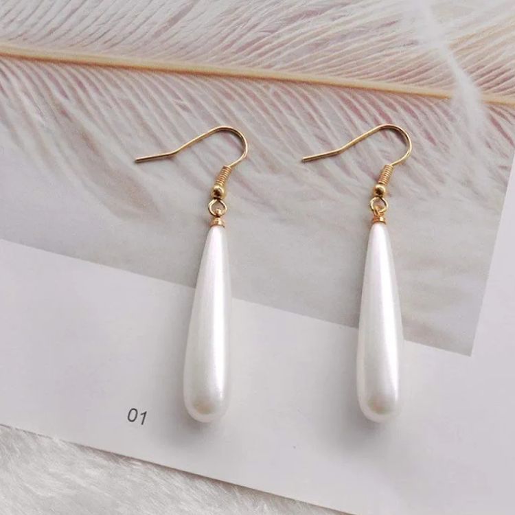 Perky pearl long Earrings