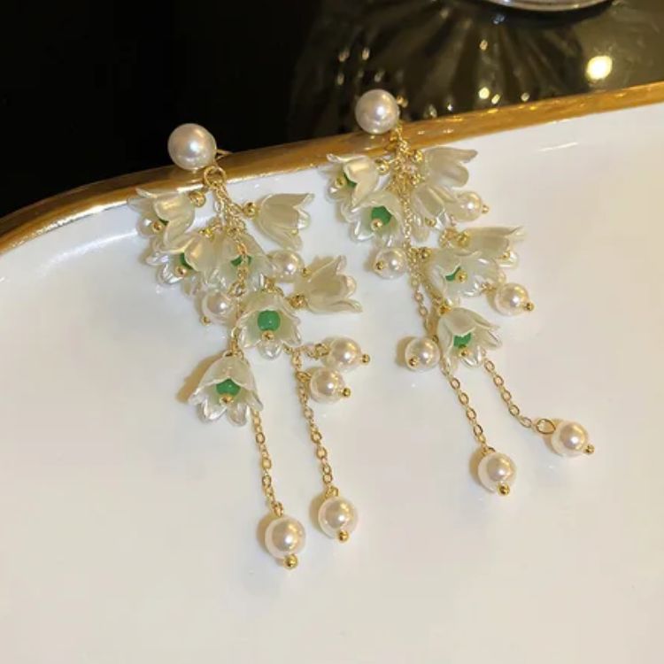 Pearl Fact Long Chain  Earrings