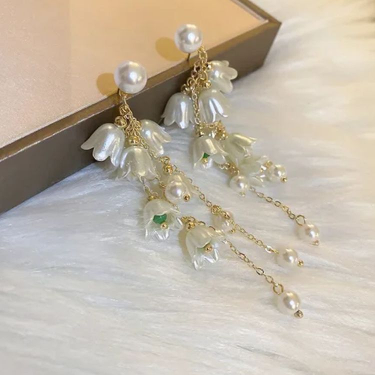 Pearl Fact Long Chain  Earrings