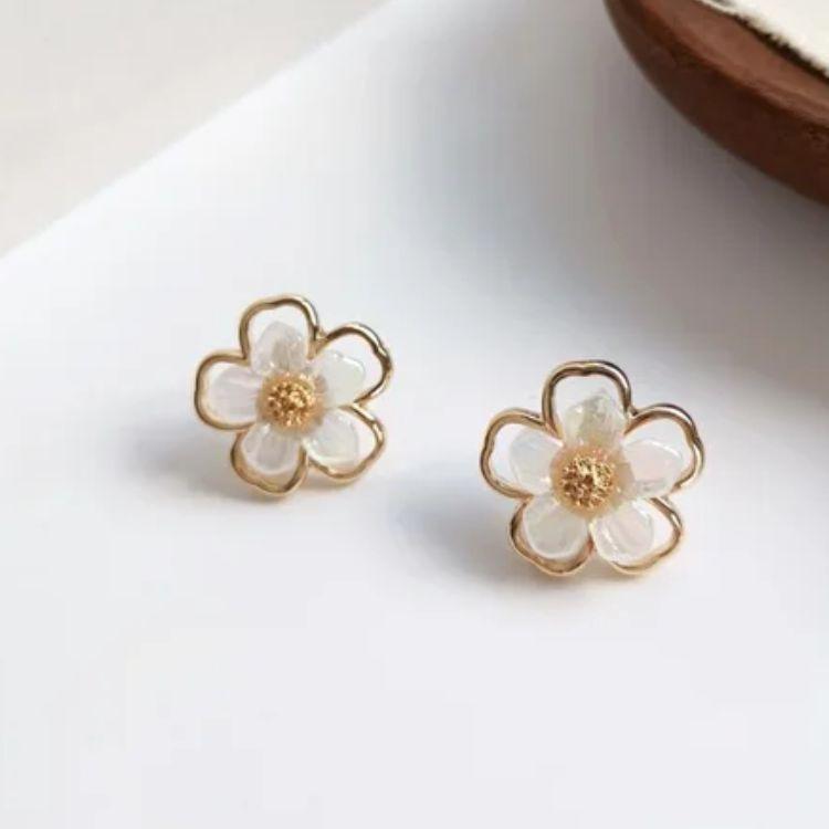 Minimal Flower Earrings