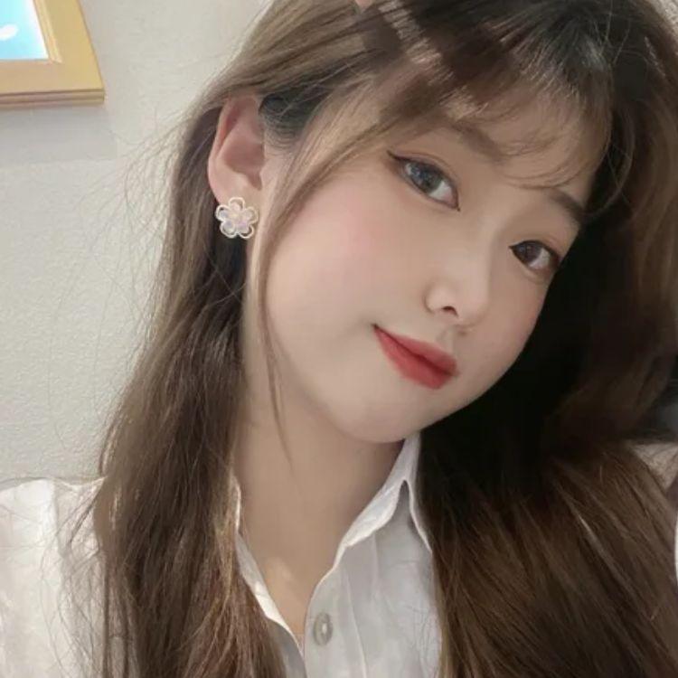 Glow Blossom Earring