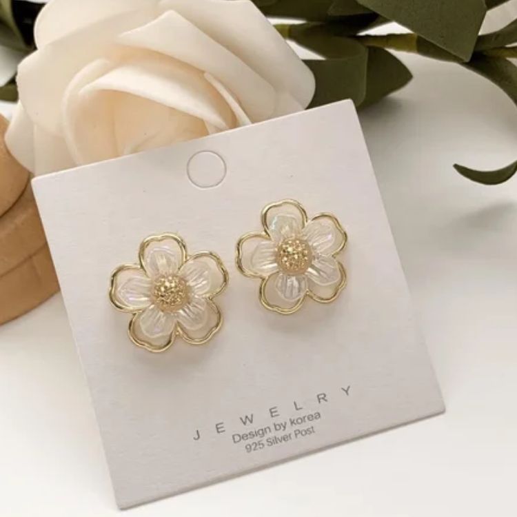 Minimal Flower Earrings