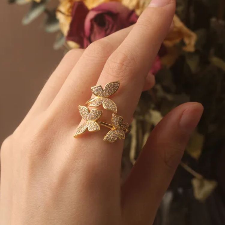 Float like a butterfly Ring