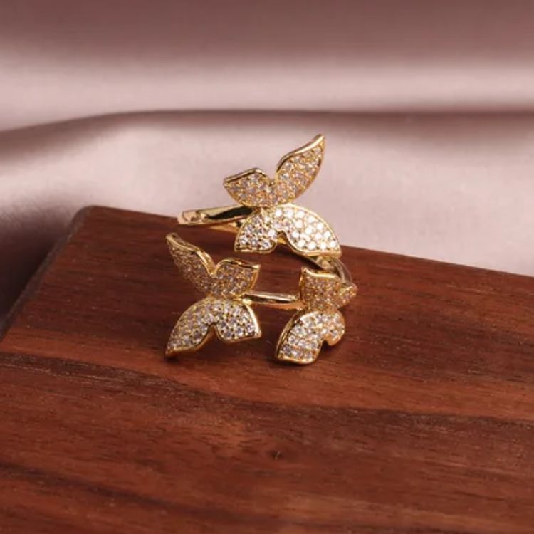 Float like a butterfly Ring