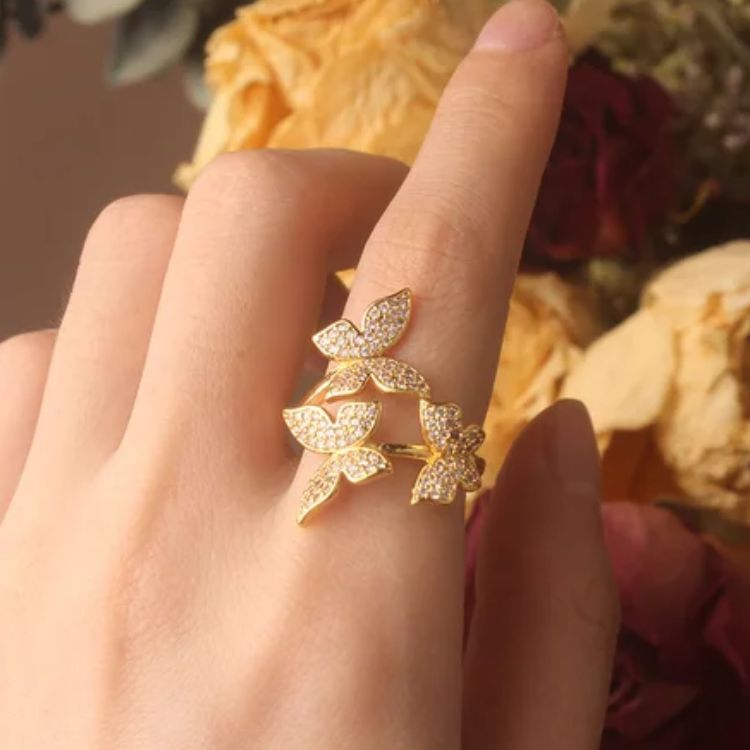 Float like a butterfly Ring