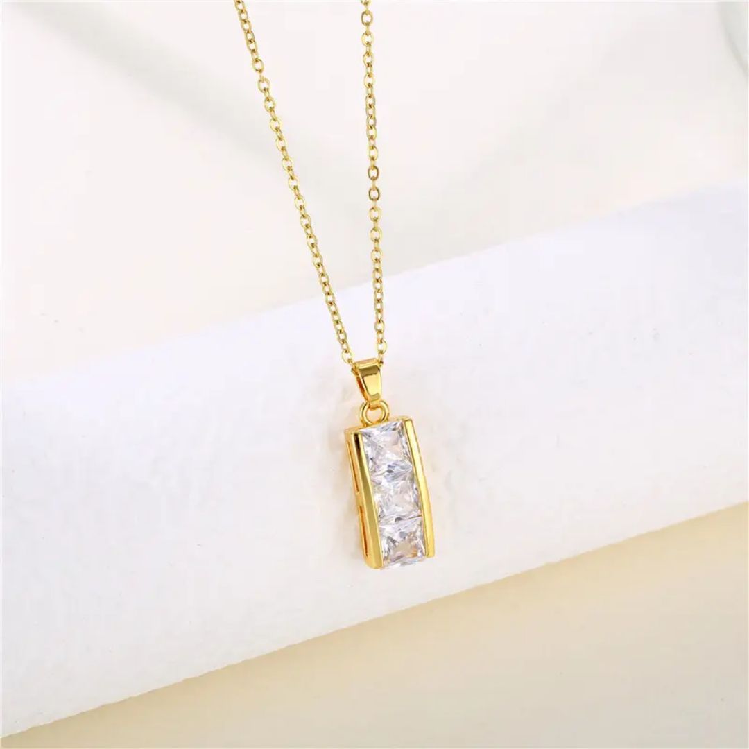 Serena Strand Neckpiece