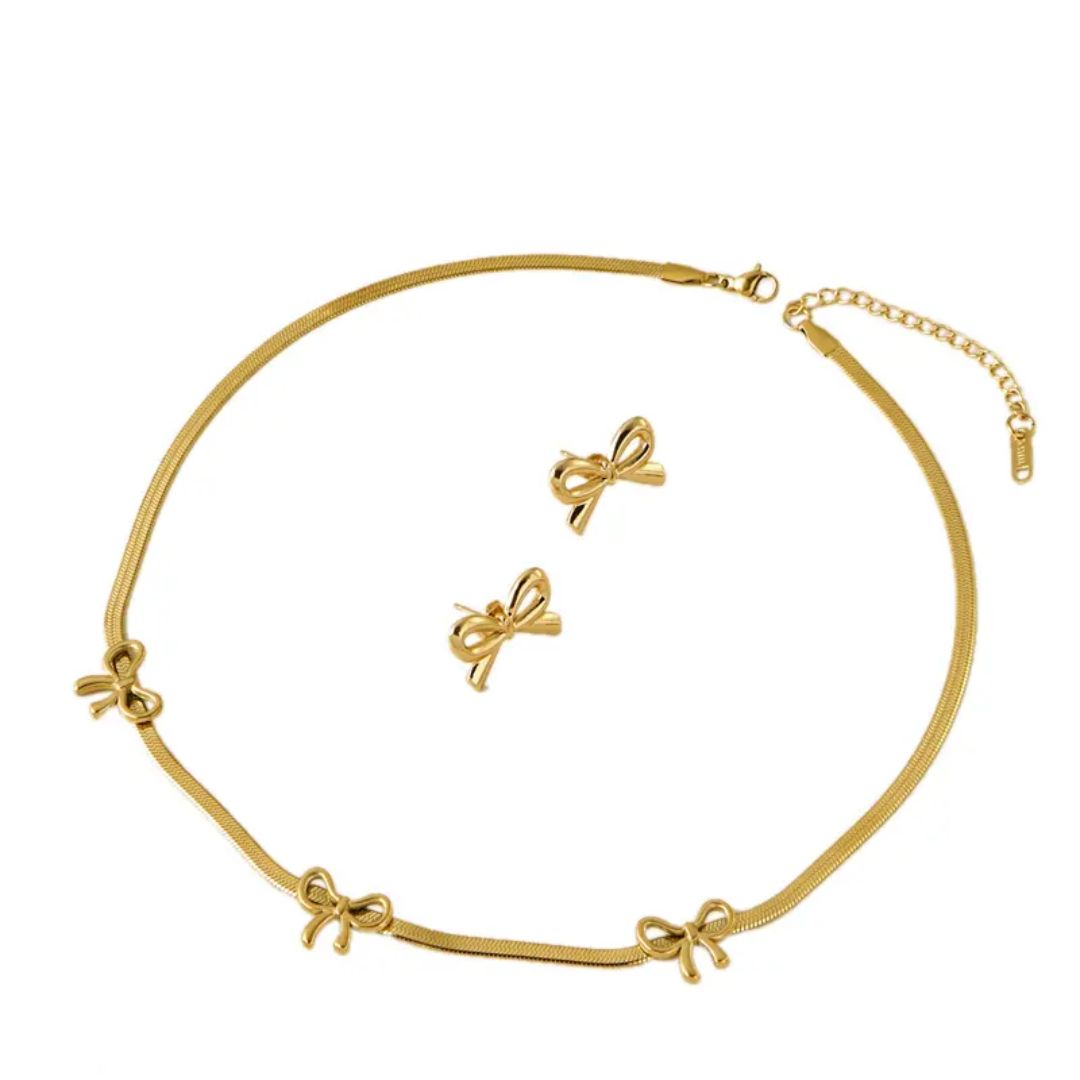 Bowtiful Charm Necklace Set