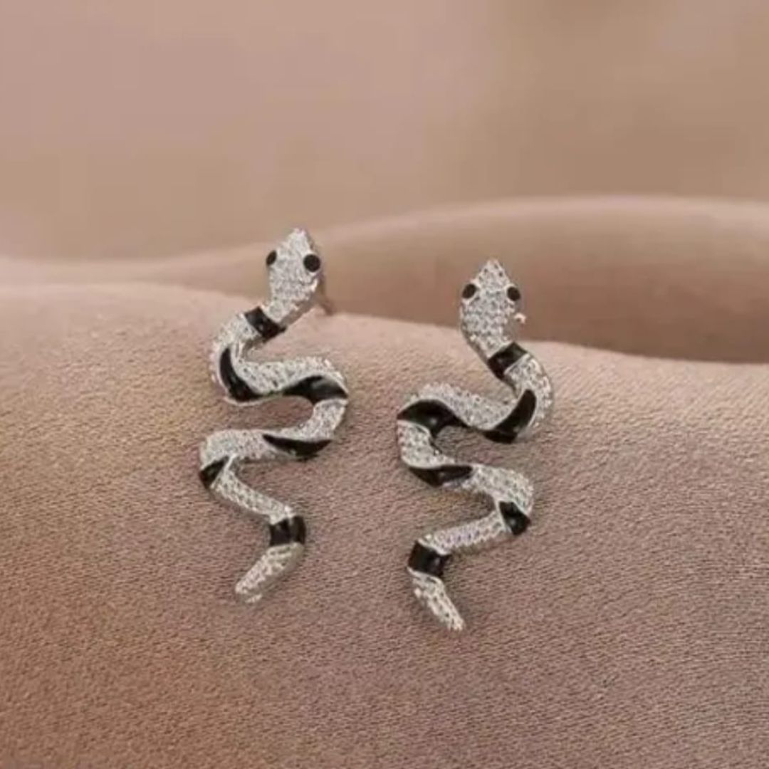 Dainty Chic Snake Earrings