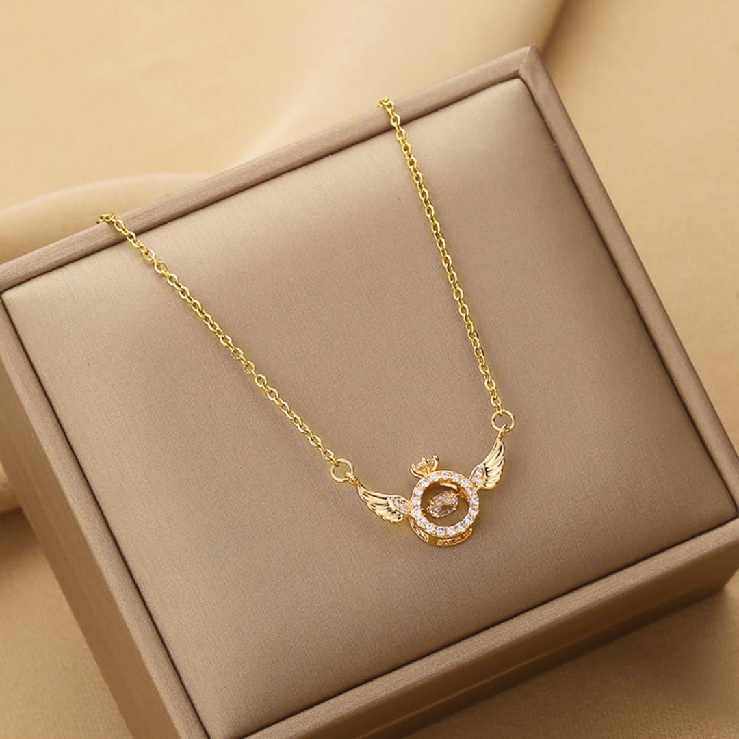 Fly high Neckpiece