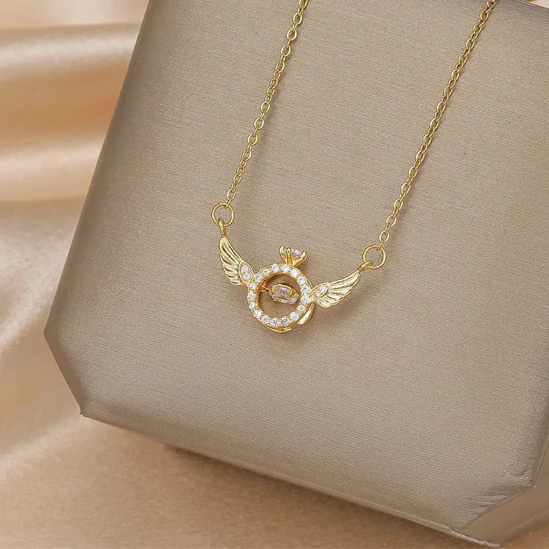Fly high Neckpiece
