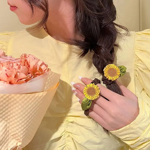 The Sunflower Sweetheart Scrunchie (Pack of 1)
