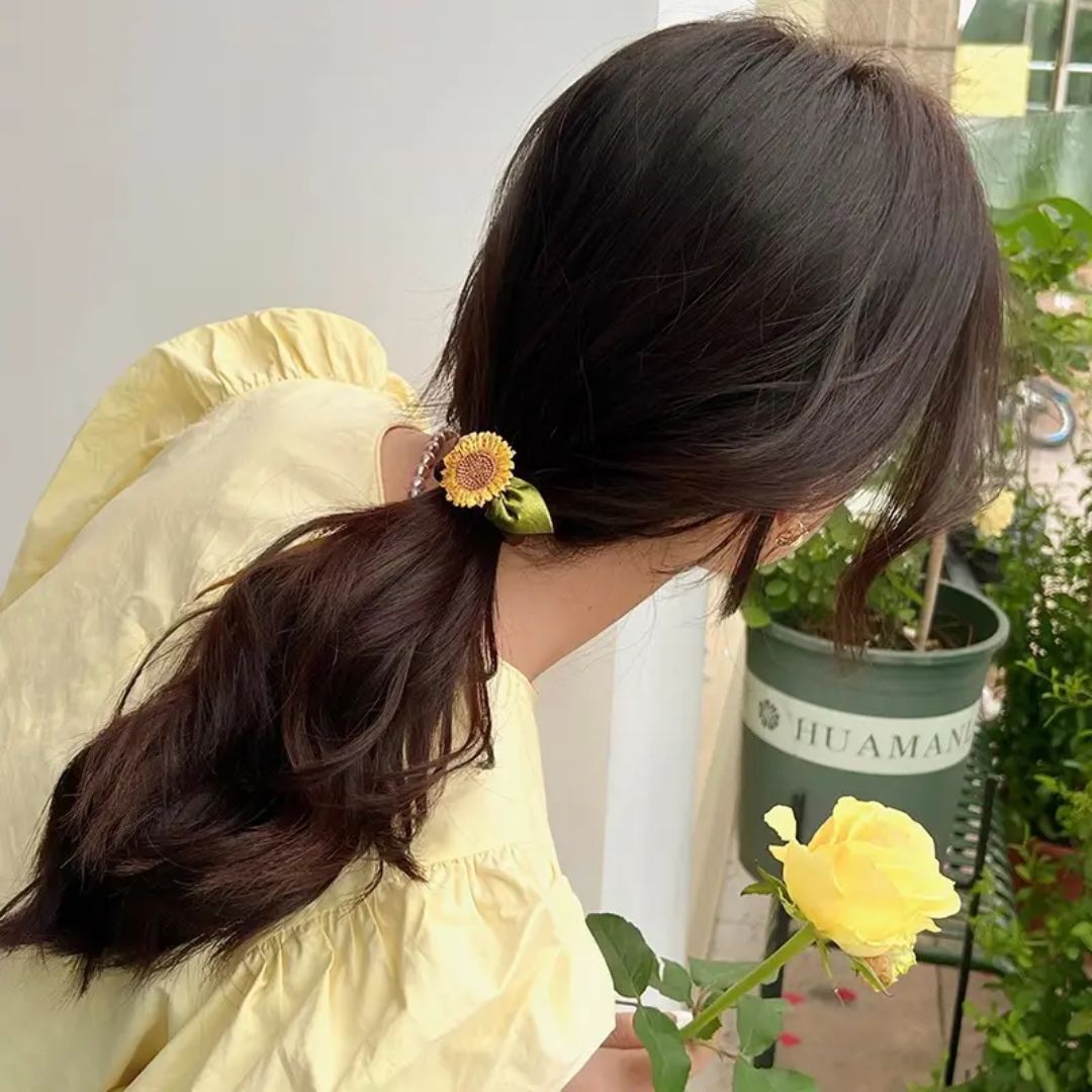 The Sunflower Sweetheart Scrunchie (Pack of 1)