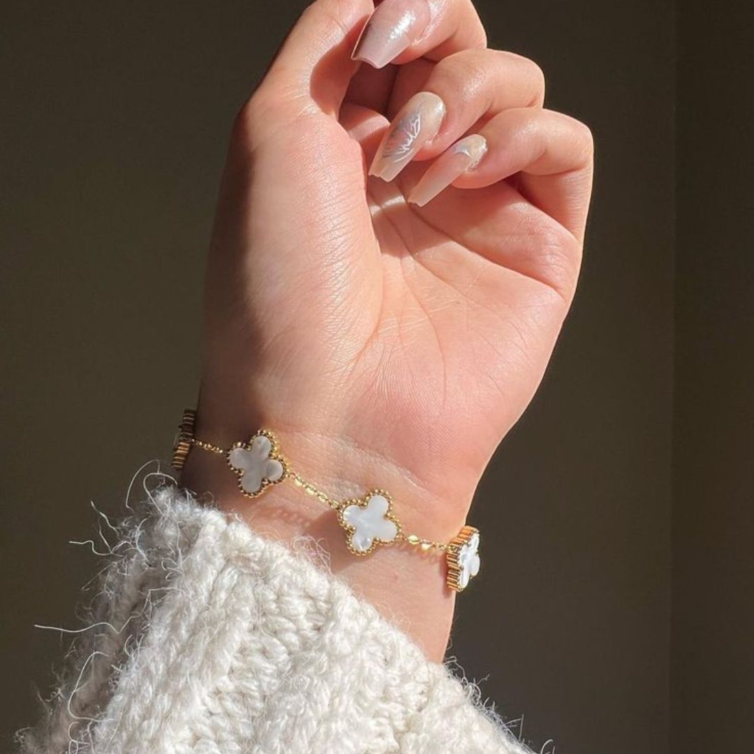 Clover Grace Chain Bracelet