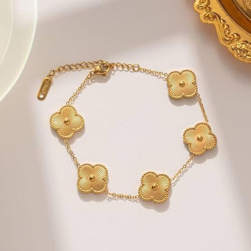 Blazing Clover Chain Bracelet